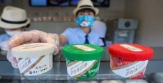 茅台冰淇淋被代购炒至240元，为何会出现这一现象？