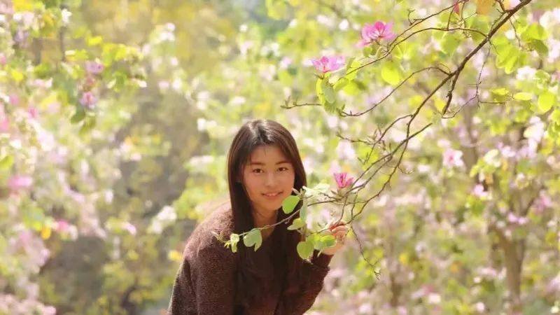 致敬！支教遇难女生李莎获评“最美大学生”，你从她身上看到了哪些品质？