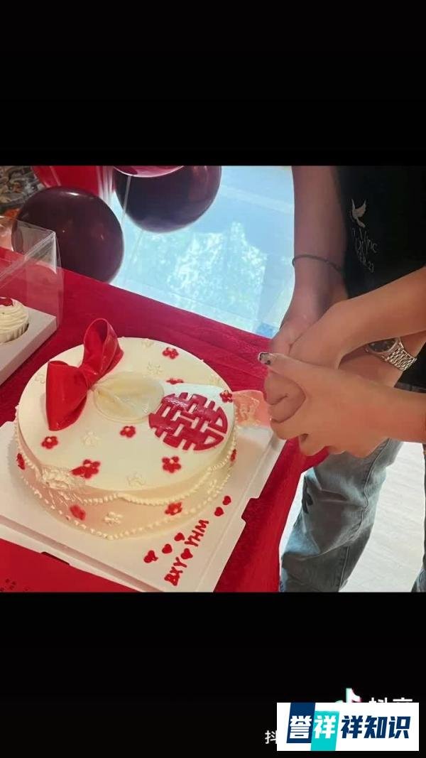 漂亮怎么了？安徽性感火辣美女晒订婚照，被造谣是8号女技师