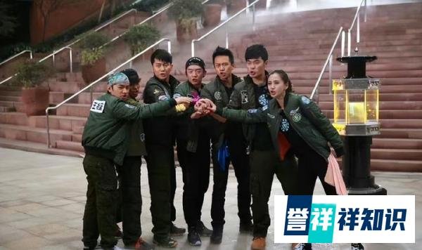 郑恺李晨伴随着凝固的表情和红润的眼眶,成为跑男元老级人物中仅存的两位!