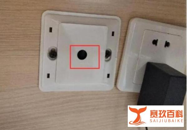 女子在女厕2次发现摄像头,警方通报:拘留处理!