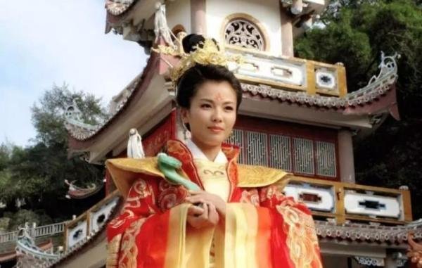 刘涛的评论区沦陷,和日本人排放核废水有关,原因让人哭笑不得