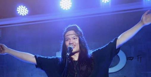 东北歌手王兀怎么消失了? 他最近在干什么?