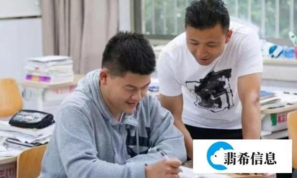 2023年高考迎来新变化,教育部再发新消息,一盆冷水从天而降