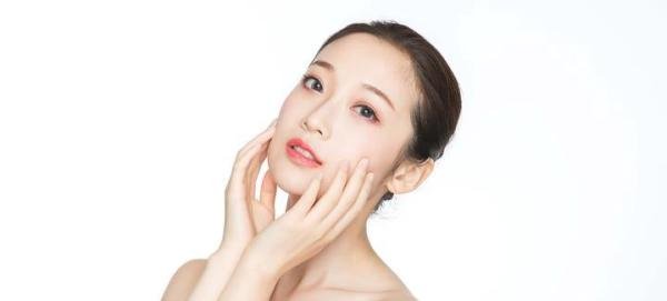 在美甲培训班要多少钱一个月