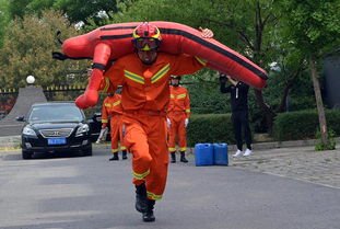 外国人报火警语言不通，消防员女友在线翻译，没有女友这件事该如何处理？