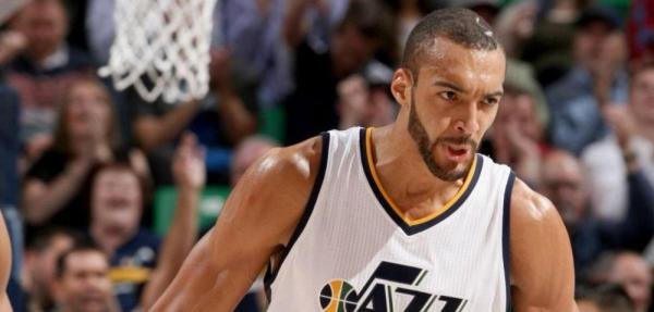 NBA皮肤很白却是黑人的球员：库里这么白也是黑人，格里芬反差大