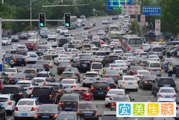 汽车大V质疑一人多号?北京个人名下只允许有一辆车!