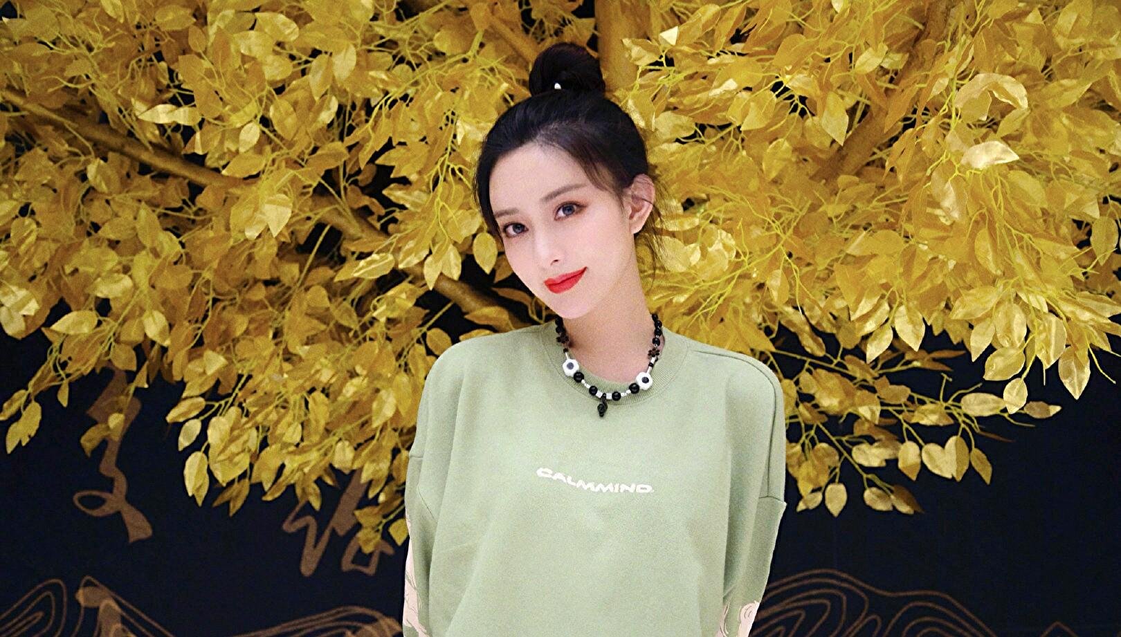 杨超越在线关心孟子义还相约唱歌，为何却被吐槽是塑料姐妹情？