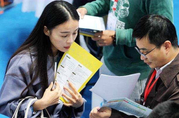 互联网公司校招名额增加,核心岗位首次开放,为什么核心岗位也会选择校招?
