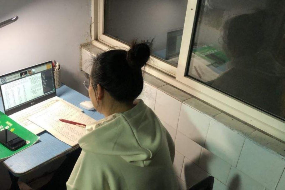 女孩疫情期在家办公被勒颈身亡，凶手为何要杀人灭口？