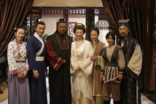 〔包青天七侠五义〕片尾曲叫什么？