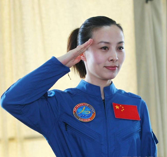 王亚平在太空可用无毒化妆品,这些无毒化妆品是什么人研制的?
