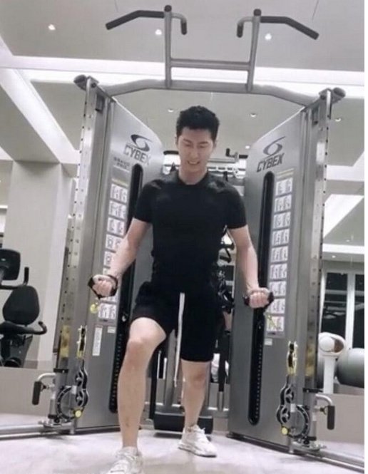 何超莲晒窦骁健身照,他们两个是否已经同居?