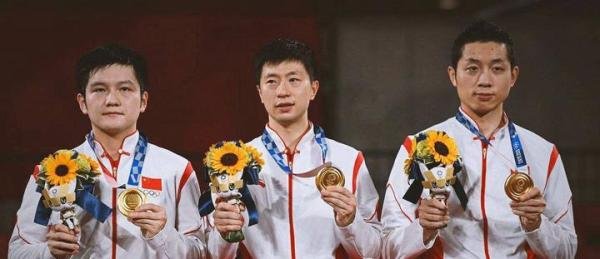 樊振东被保送到上海交大!国兵队“龙蟒胖”组合将成校友