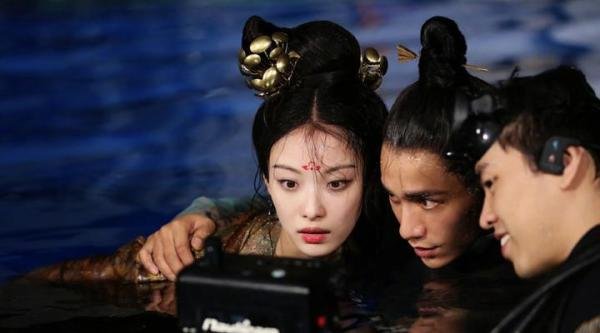 倪妮被曝深夜乘陈坤座驾，聚餐后直奔陈坤小区，频传绯闻要成真？