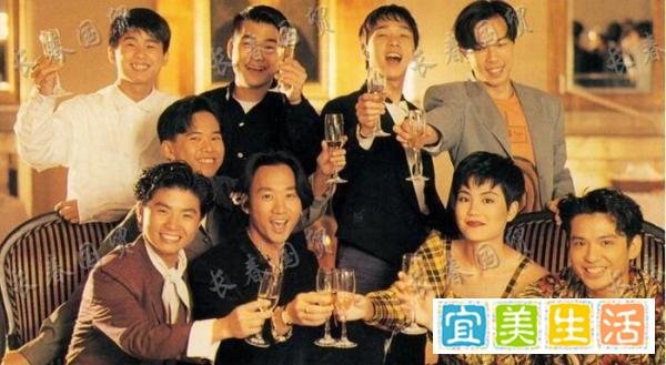 王菲32年前青涩旧照曝光，五官精致笑容甜美略显婴儿肥