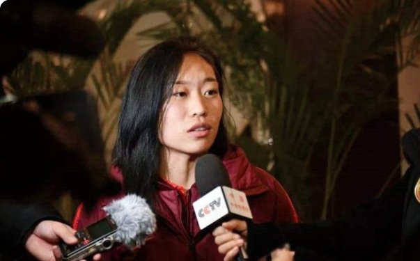 唐佳丽称水庆霞为水妈妈，贾秀全三拒其加入国家队，贾秀全内疚吗？