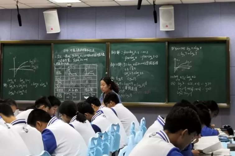 一个数乘10得到的数比原来多72