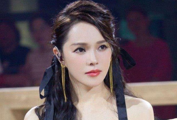 伊能静被举报违规领取居住证，她本人对此是如何回应的？