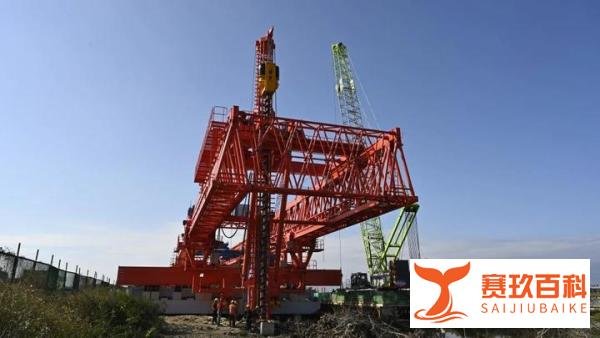 世界首台桩梁一体架桥机研制成功，投入深汕西高速改扩建施工