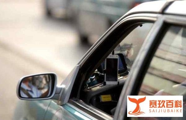 冲上热搜第一!百万司机涌入网约车,接不到单、赚不到钱