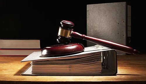 云南昭通37岁辅警被撞牺牲，此事涉及了哪些法律问题？