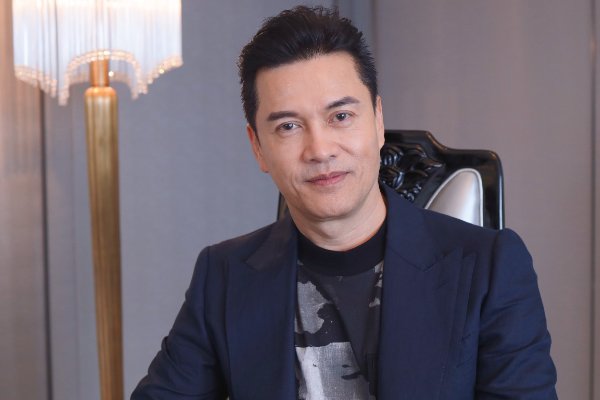 周海媚前任丈夫