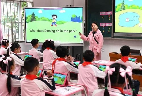 委员建议提升中小学男教师比例,有必要吗?