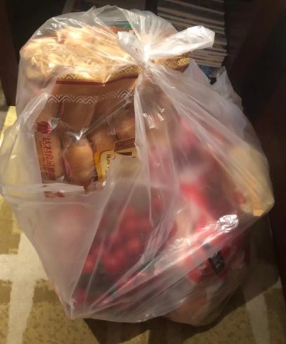北京给被隔离幼儿园孩子送冰墩墩,孩子们收到礼物的时候是什么反应?