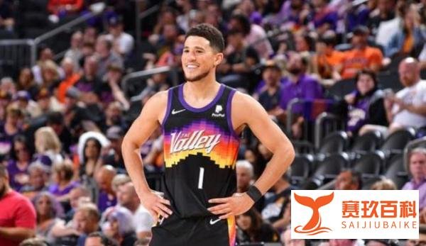 NBA季后赛：23分钟6犯离场！保罗陷入犯规困扰，太阳大比分被独行侠追平，球迷：联盟在捧年轻球星