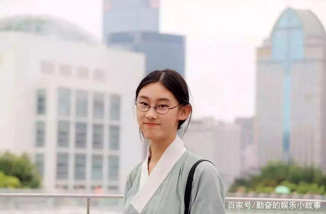 郭美美落泪致歉,这是为何?