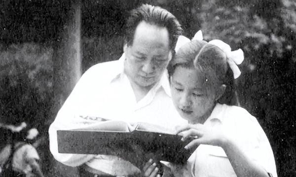毛主席小女儿李讷,名字中的“讷”字,应该读“ne”还是“na”?