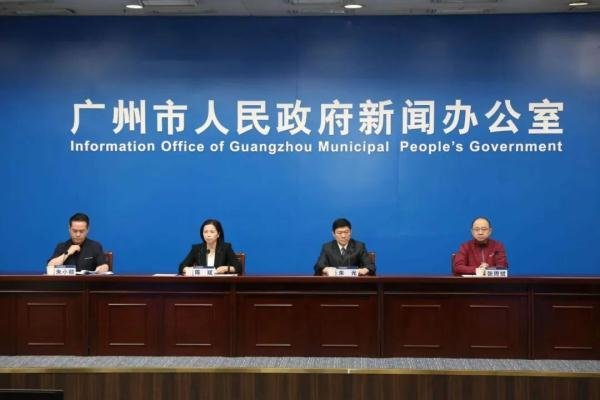 广州新增超2000例,实拍方舱启用,疫情为何又在突然之间严峻?
