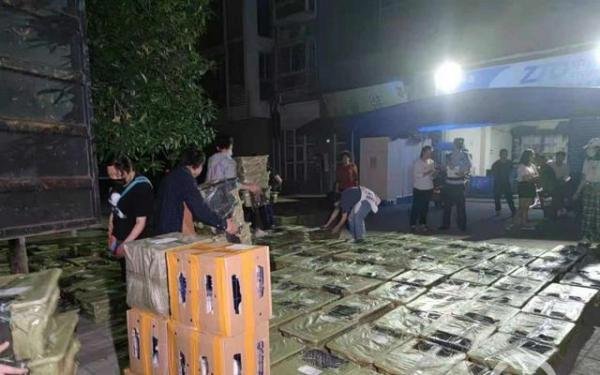 成都“宠物盲盒”涉事中通快递网点仍在派件,被指长期运送活体猫狗