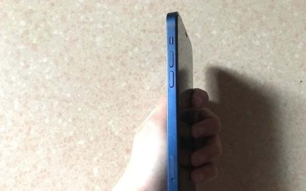 安利一款5G手机的代表—iPhone 12