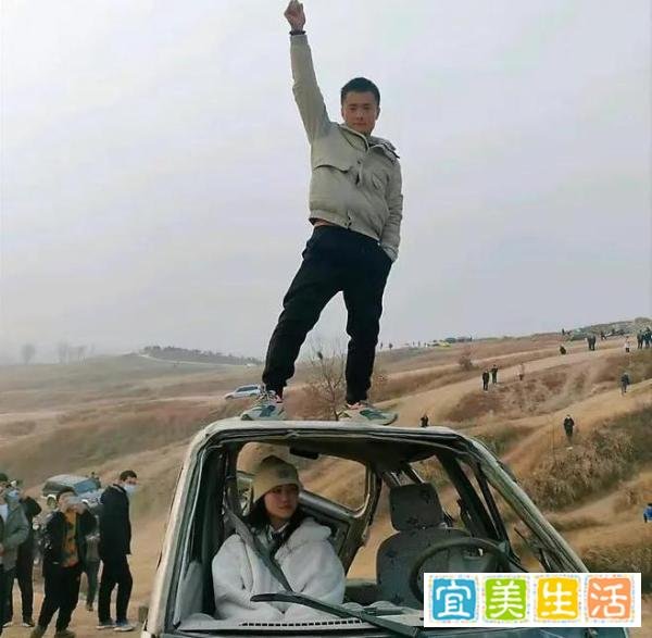 网红戳伤妻子眼睛后自杀 原因竟是