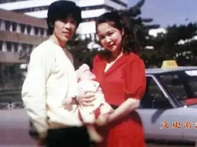 蔡明的老公是谁