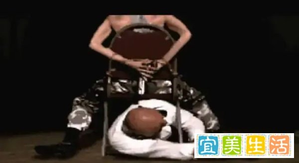 还记得《红色警戒》中的谭雅吗？她曾是无数男孩子的初代女神