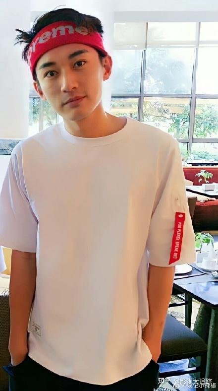 《破云2吞海》改编电影,吴京吴磊二搭出演,成毅刘学义也来了?