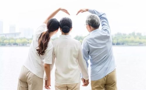 因口角用啤酒瓶刺死女友,男子投案自首!会因为自首减轻男子罪责吗?