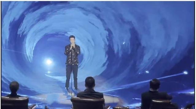 肖战空降《演员请就位》终极盛典,莫名说话“没声音”,到底是怎么回事?