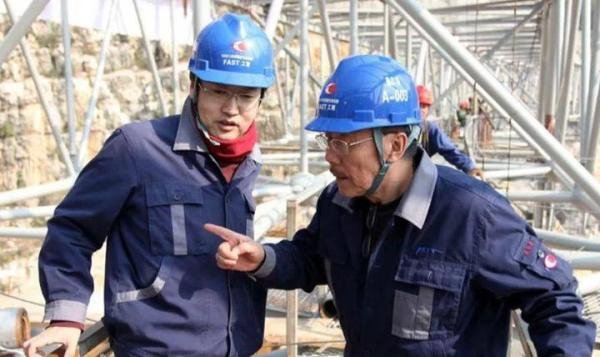 中国天眼探测137亿光年，外国科学家曾强烈抵制，还说可能遭来横祸