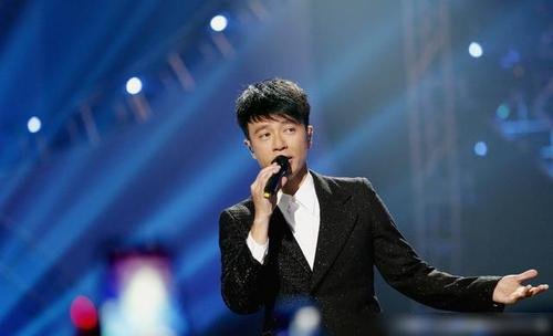 月半小夜曲粤语谐音歌词是什么？