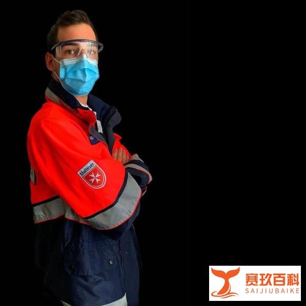 登珠峰获救女子只愿意承担4成救援费