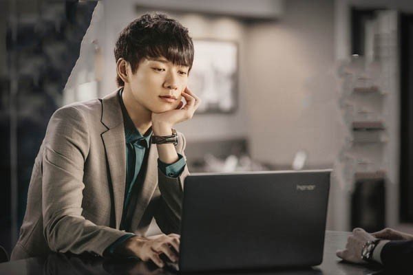 网友:没想到他的背景会这么强大,励志男神魏大勋究竟有何家庭背景?
