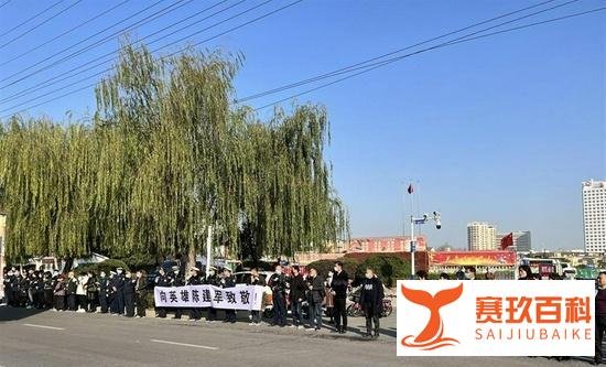 安徽救人牺牲消防员父母：炸十年油条为儿购婚房 两遭丧子之痛