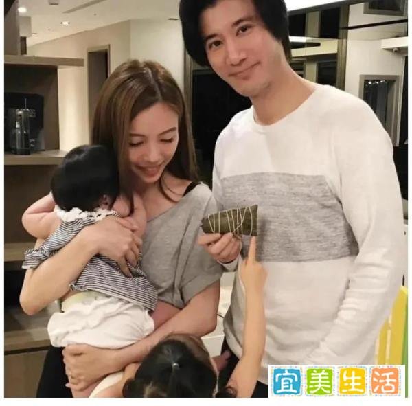 李靓蕾风评急转而下,被质疑心机深遭轮番谩骂,最新回应否认为钱