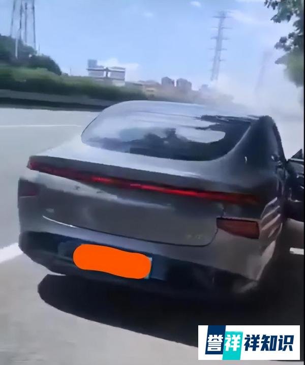小鹏P7上海街头行驶行中自燃,官方回应:路面异物磕破电池包