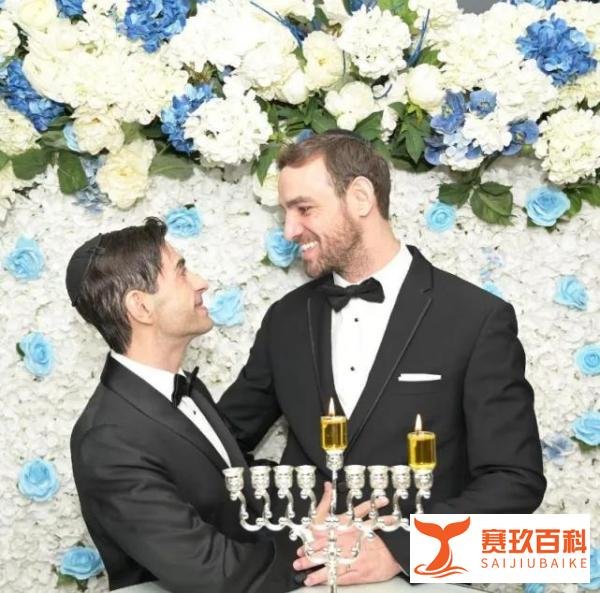 《新还珠格格》里的他跟同性爱人结婚了,祝福!